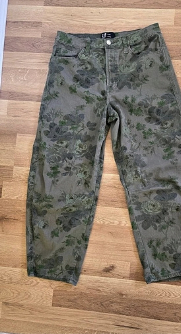 Gap Floral Canvas Baggy Jeans Floral Barrel-leg Pants in Green